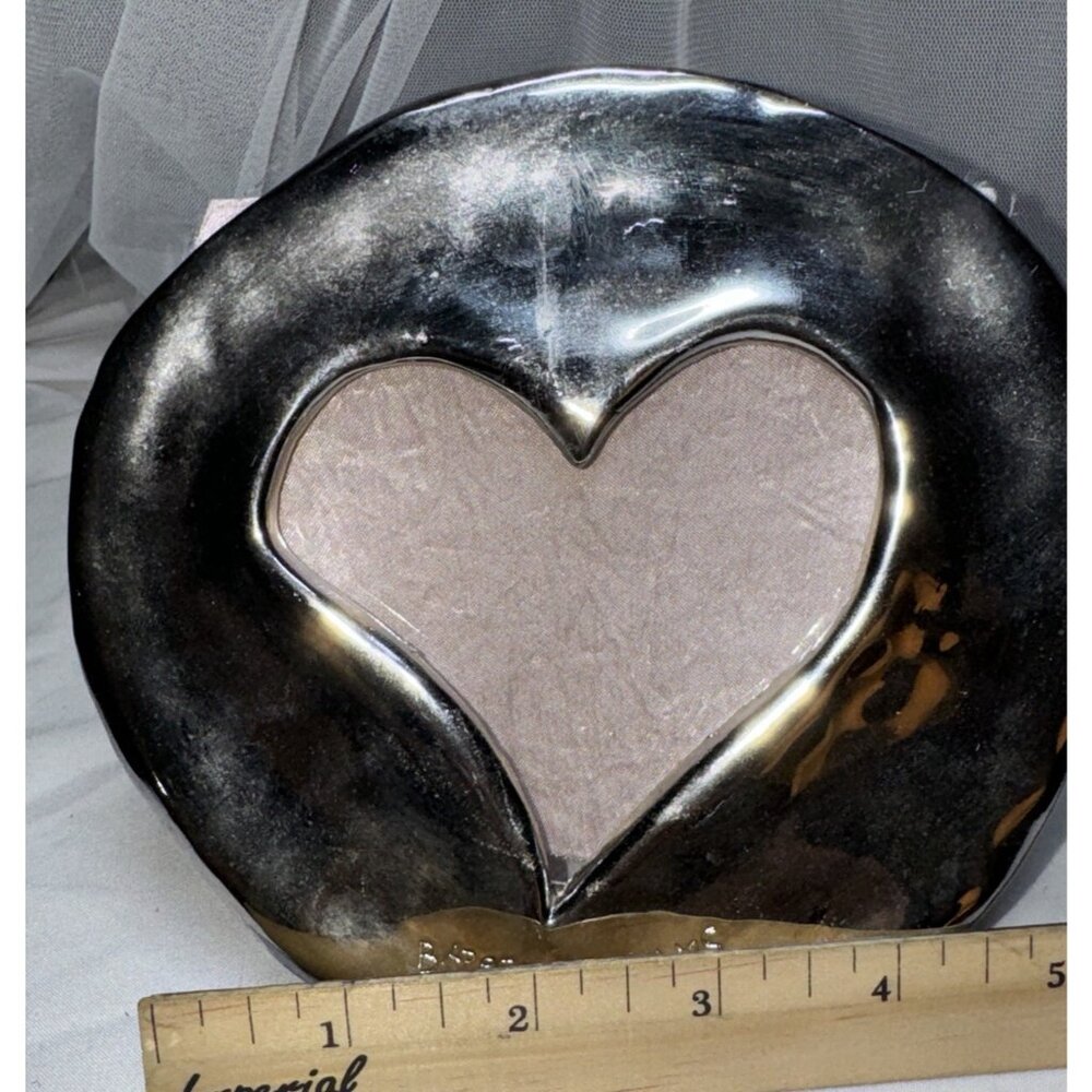 RARE Annie Kajiya Hammered Silver Plate?Barefoot Dreams Bedside Heart Frame Love - Picture 10 of 11